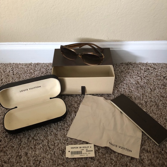 Louis Vuitton Accessories - Authentic Louis Vuitton glitter gold sunglasses